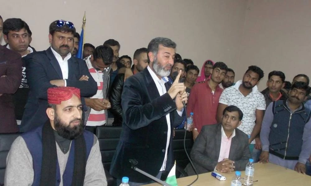 Ενώ η Τουρκία προκαλεί οι ΣΥΡΙΖαίοι απαιτούν: ''Δώστε άσυλο στον Τζαβέντ Ασλάμ''